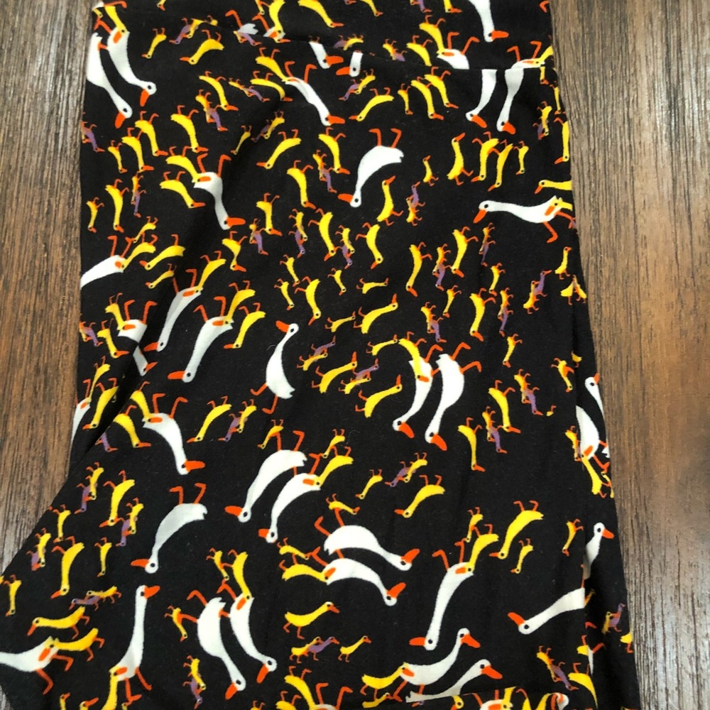 Lularoe TC mama Duck leggings